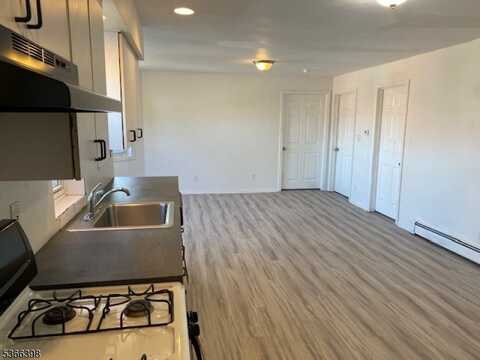 72 Union Ave, Rutherford Boro, NJ 07070