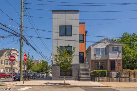 70 19th Ave, Newark, NJ 07103
