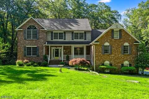 15 Colby Farm Rd, Chester, NJ 07930
