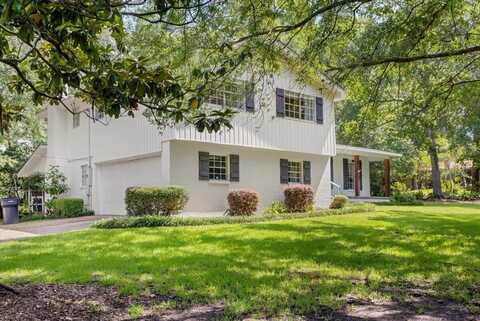 109 Richwood Dr., Hattiesburg, MS 39402