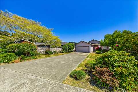 3621 Clifton Way, Fortuna, CA 95540