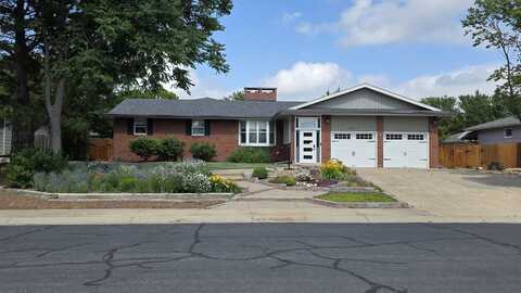 3414 Summer Ln, Hays, KS 67601