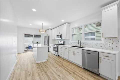 1B SISSON CT, Bayonne, NJ 07002