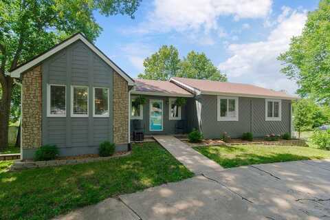 200 S Broadmoor Street, Louisburg, KS 66053