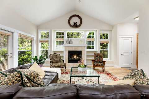 4947 N Ellicott, Garden City, ID 83714