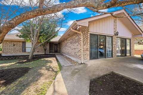 140 Woodhill Rd, Kerrville, TX 78028