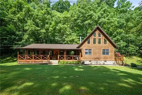 180 TRYPHENIA Road, Hurricane, WV 25526