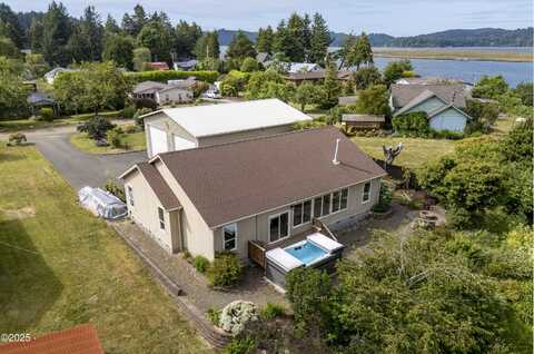 955 SE River View Lane, Waldport, OR 97394