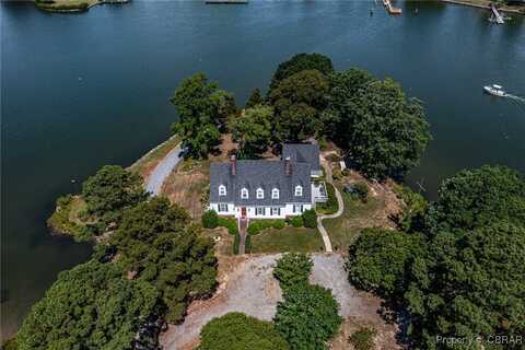 498 Seaboard Dr, Reedville, VA 22539