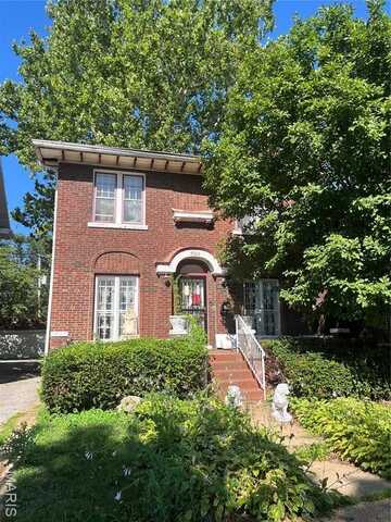 5968 DeGiverville Ave, Saint Louis, MO 63112
