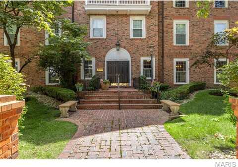 10 Jefferson Road, Webster Groves, MO 63119