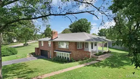 2 Sappington Acres Drive, Saint Louis, MO 63126