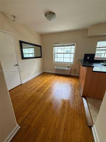 1241 13th St, Miami Beach, FL 33139