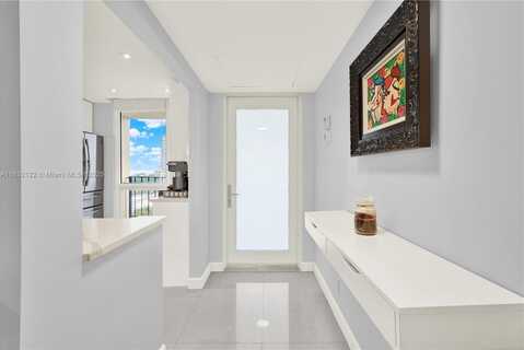 521 N Riverside Dr, Pompano Beach, FL 33062