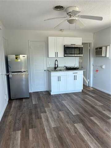 5741 NE 18th Ave, Fort Lauderdale, FL 33334