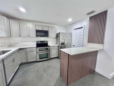 28099 SW 143rd Ct, Homestead, FL 33033