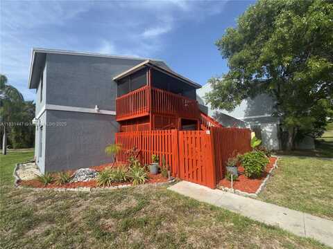 18 Crossings Cir, Boynton Beach, FL 33435