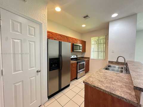6055 SW 19th Ct, North Lauderdale, FL 33068