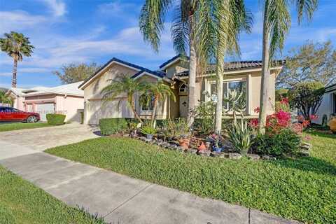 8712 NW 76th Dr, Tamarac, FL 33321