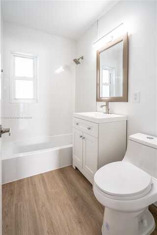 117 S Shore Dr, Miami Beach, FL 33141
