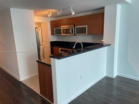 253 NE 2nd St, Miami, FL 33132