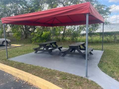 686 NW 114th Ave, Sweetwater, FL 33172