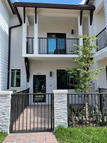 4625 NW 83rd Path, Doral, FL 33166