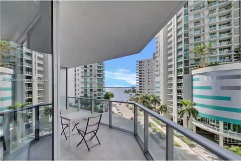 1300 Brickell Bay Dr, Miami, FL 33131
