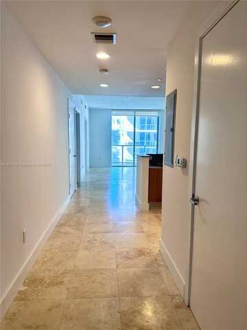 1060 Brickell Ave, Miami, FL 33131