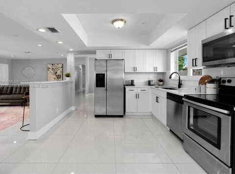 2900 NW 9th Ave, Wilton Manors, FL 33311
