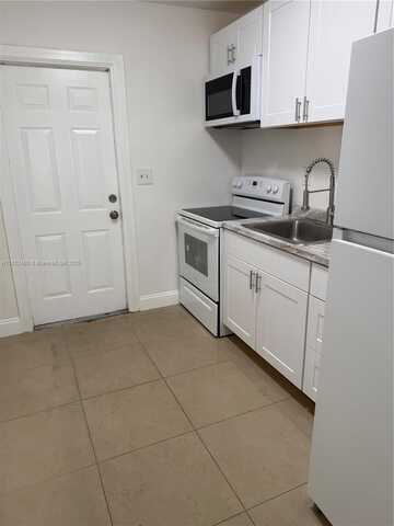 2736 NW 15th Ct, Fort Lauderdale, FL 33311