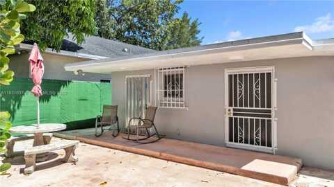 555 SW 67th Ave, Miami, FL 33144