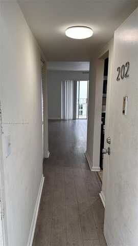 1615 Meridian Ave, Miami Beach, FL 33139