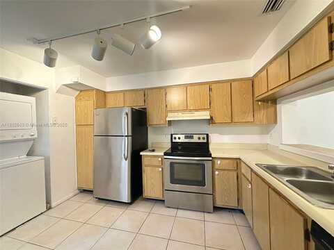 2265 SW 80th Ter, Miramar, FL 33025