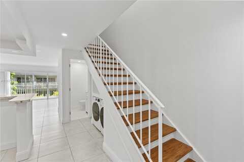 9373 Fontainebleau Blvd, Miami, FL 33172
