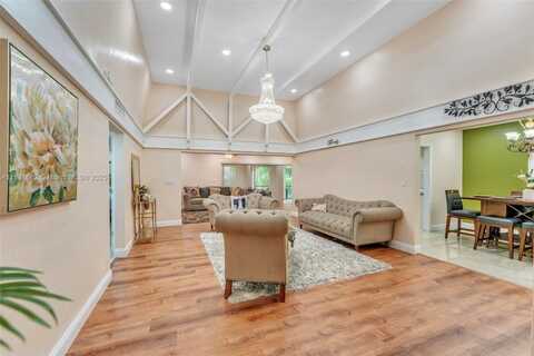 5706 S Travelers Palm Ln, Tamarac, FL 33319