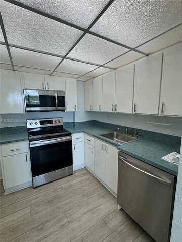 9125 SW 77th Ave, Miami, FL 33156