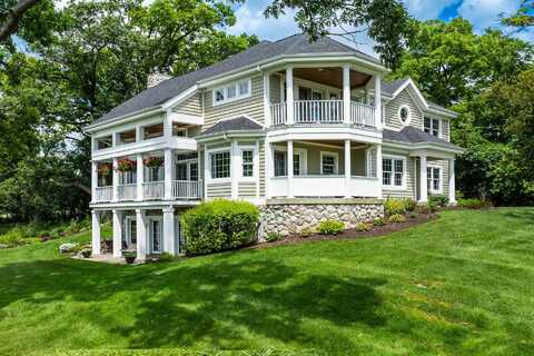 1330 Prestwick Dr, Lake Geneva, WI 53147