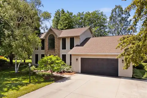 3912 Pineview Ct, Sheboygan, WI 53083