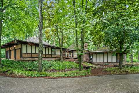 8500 N River Rd, River Hills, WI 53217