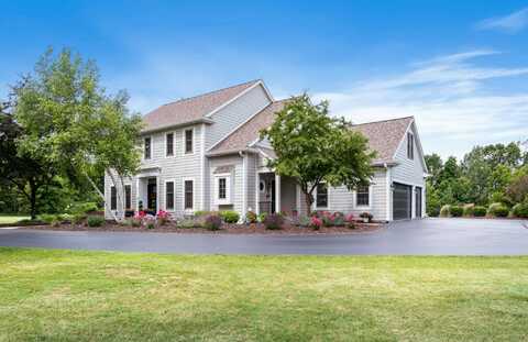 1711 White Pines Trl, Richfield, WI 53076
