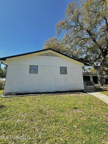 809 Herrick Avenue, Pascagoula, MS 39567