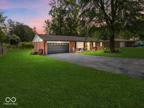 961 N Dellasburg Road, Columbus, IN 47203