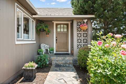 711 SW 3rd Street, Madras, OR 97741