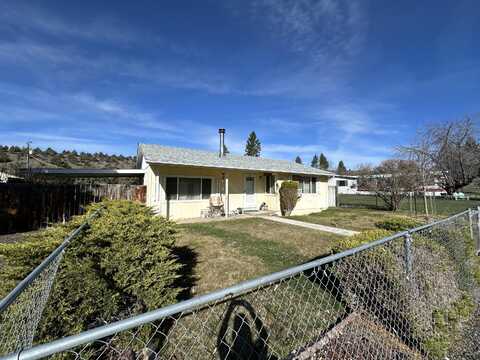 448 NW Johnson Avenue, Prairie City, OR 97869