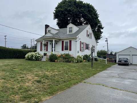 14 Forest Ave, Middletown, RI 02842