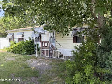 42 Eagle Drive, Whiting, NJ 08759