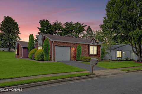 14 Weston Court, Marlboro, NJ 07746