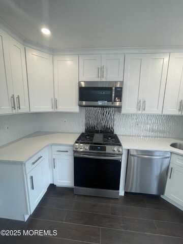 17 Lone Star Lane, Manalapan, NJ 07726