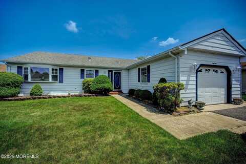 18 Leighton Court, Berkeley, NJ 08721